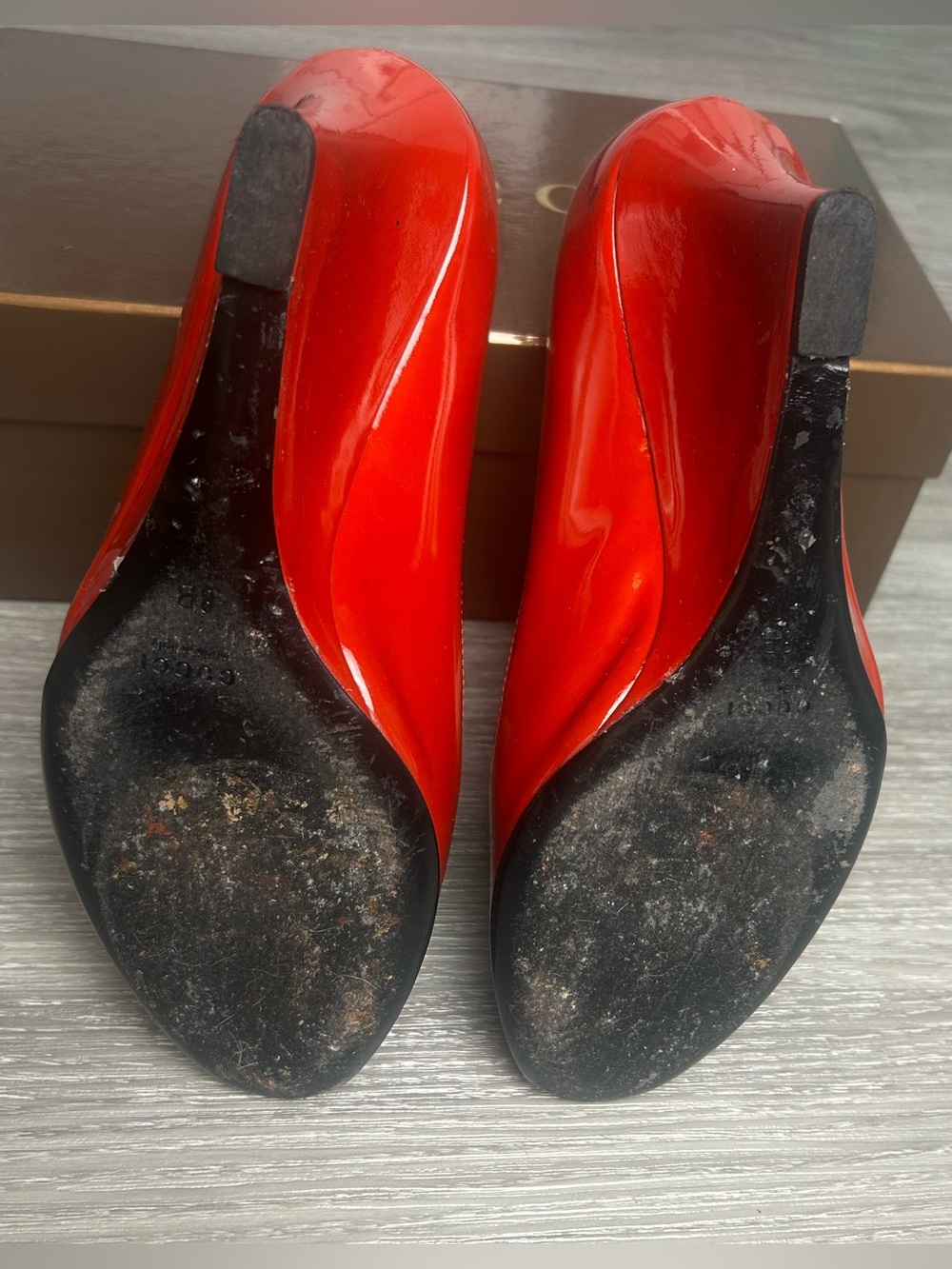 Gucci Red Patent Leather Peep Toe Wedge Pumps Heels Size 8 B - Picture 7 of 15